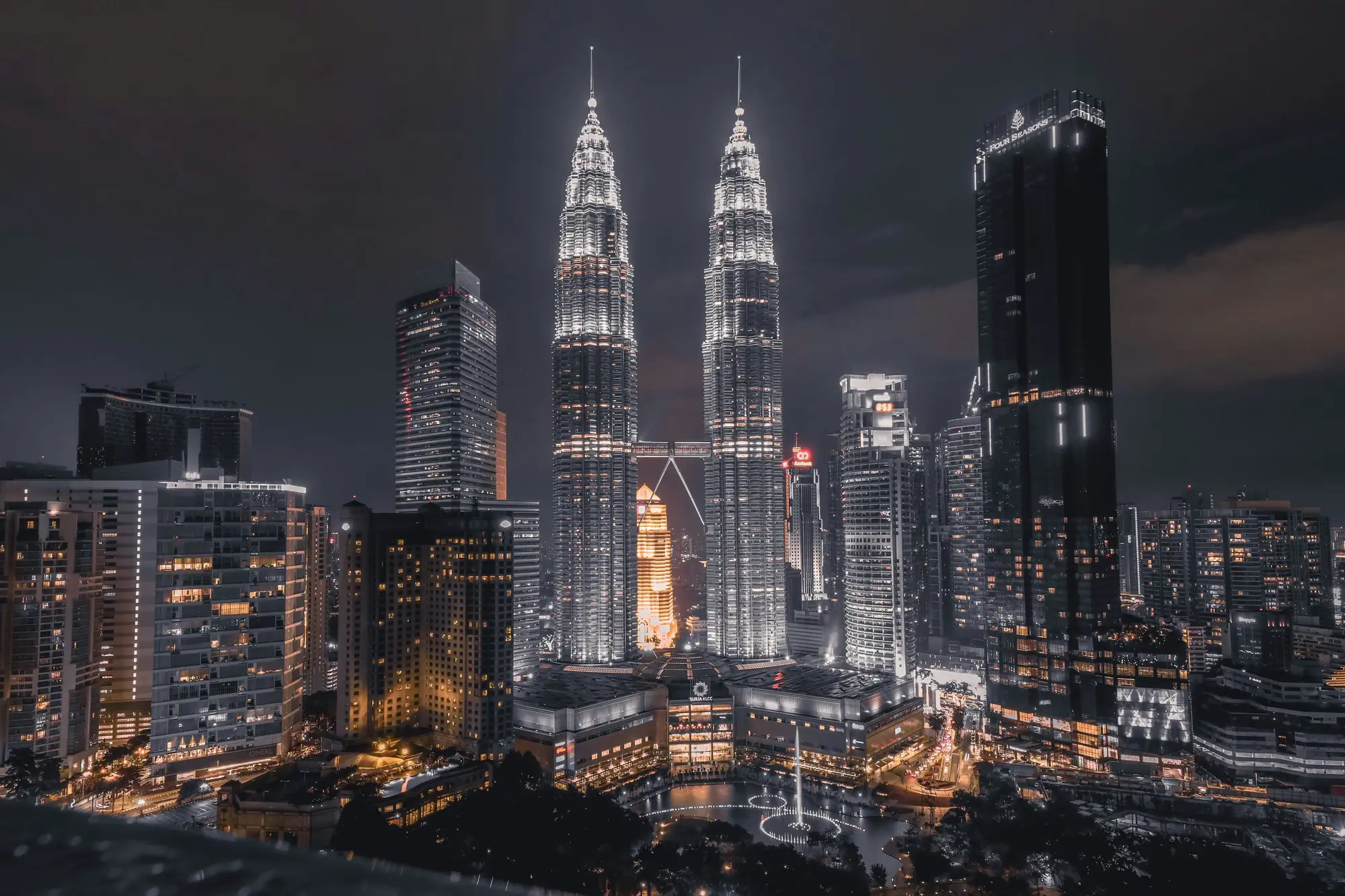 联系我们背景